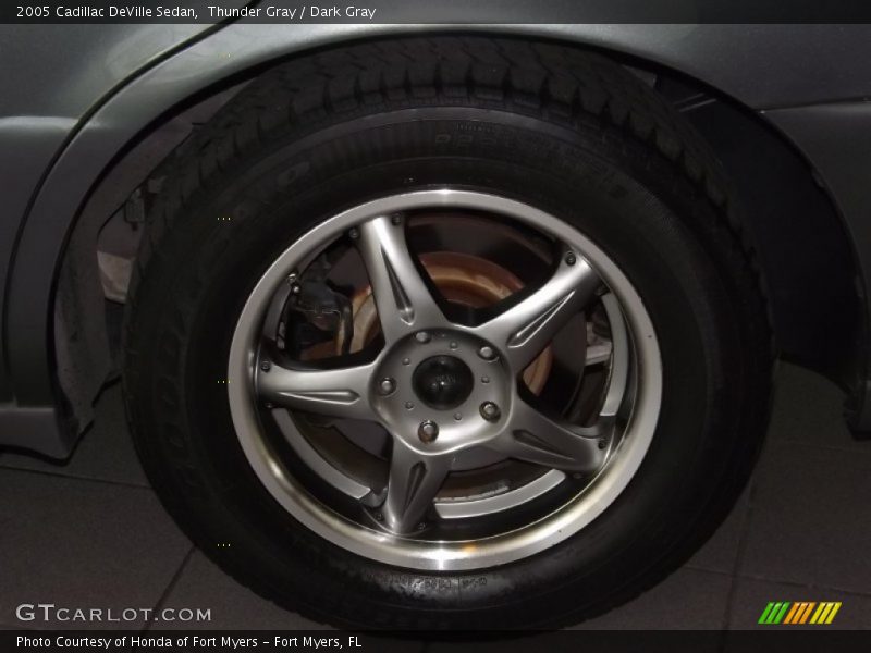 Thunder Gray / Dark Gray 2005 Cadillac DeVille Sedan