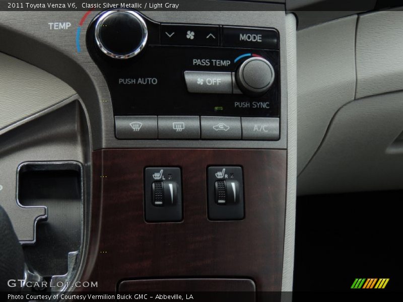 Classic Silver Metallic / Light Gray 2011 Toyota Venza V6