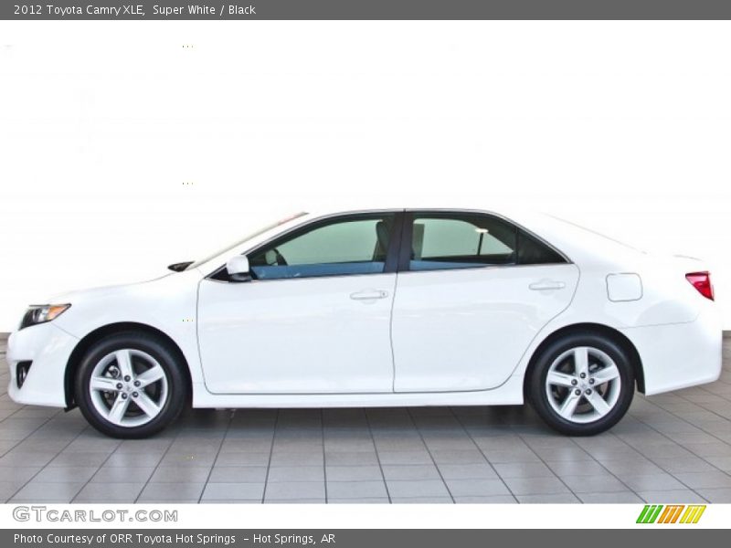 Super White / Black 2012 Toyota Camry XLE