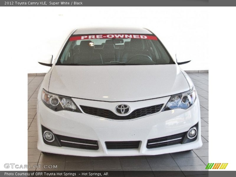 Super White / Black 2012 Toyota Camry XLE