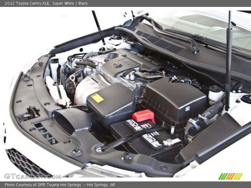 Super White / Black 2012 Toyota Camry XLE