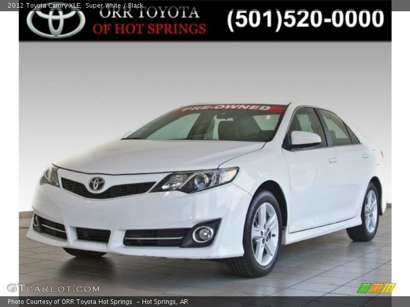 Super White / Black 2012 Toyota Camry XLE
