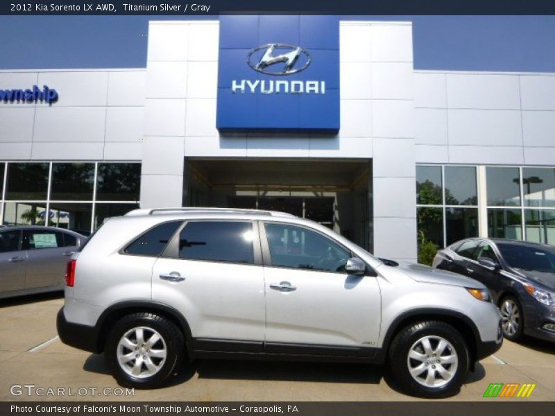Titanium Silver / Gray 2012 Kia Sorento LX AWD