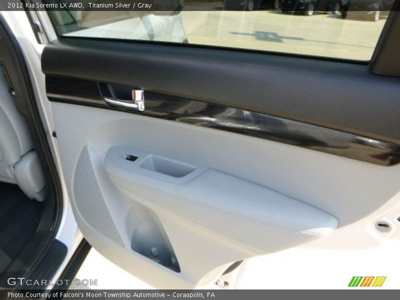 Titanium Silver / Gray 2012 Kia Sorento LX AWD