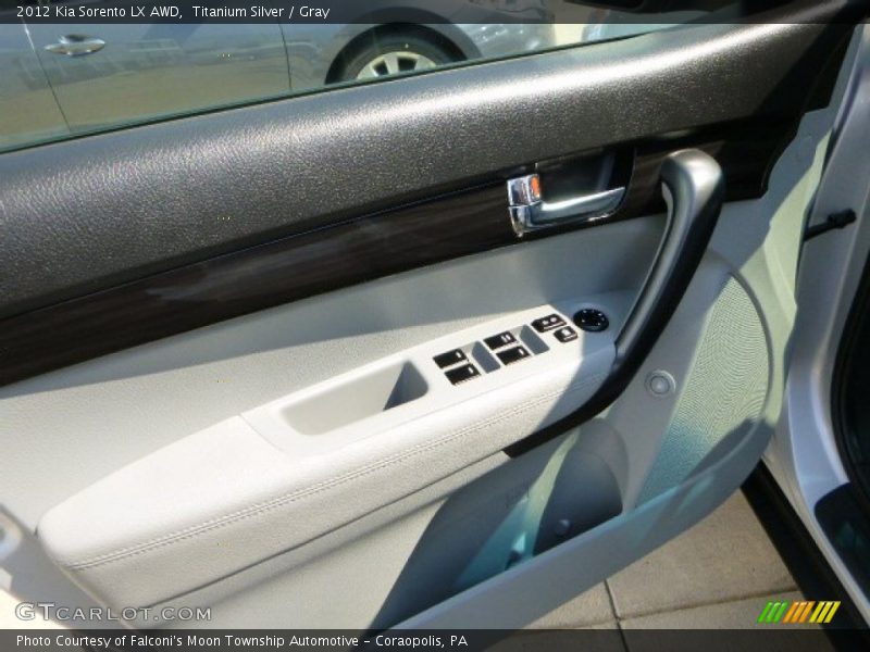 Titanium Silver / Gray 2012 Kia Sorento LX AWD