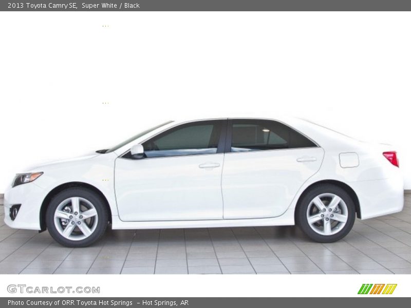 Super White / Black 2013 Toyota Camry SE