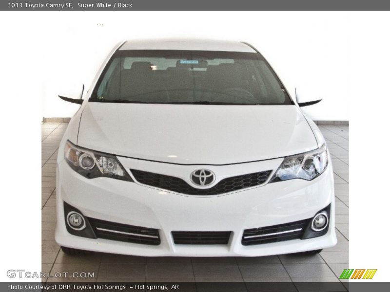 Super White / Black 2013 Toyota Camry SE