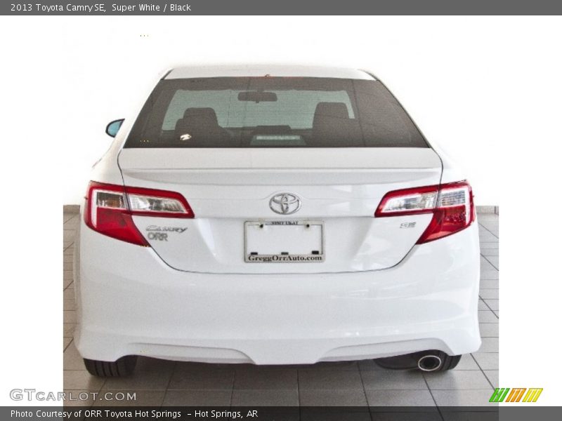 Super White / Black 2013 Toyota Camry SE