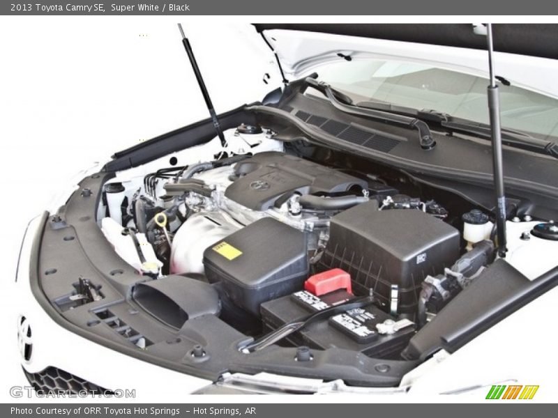 Super White / Black 2013 Toyota Camry SE