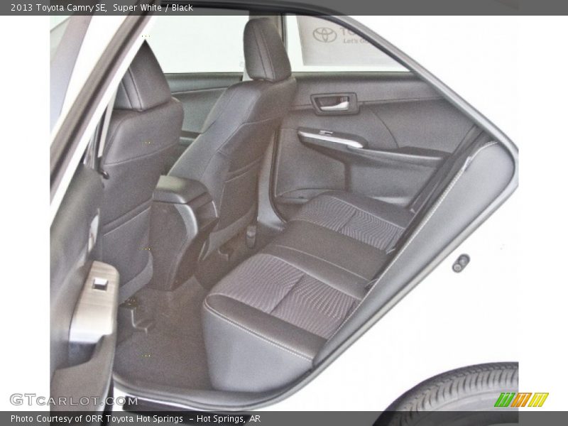 Super White / Black 2013 Toyota Camry SE