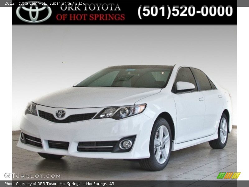 Super White / Black 2013 Toyota Camry SE