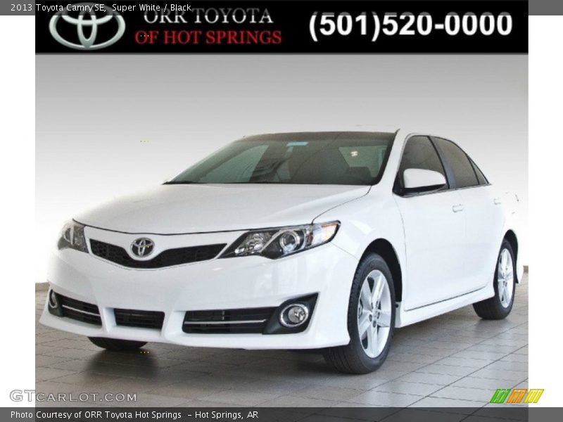 Super White / Black 2013 Toyota Camry SE