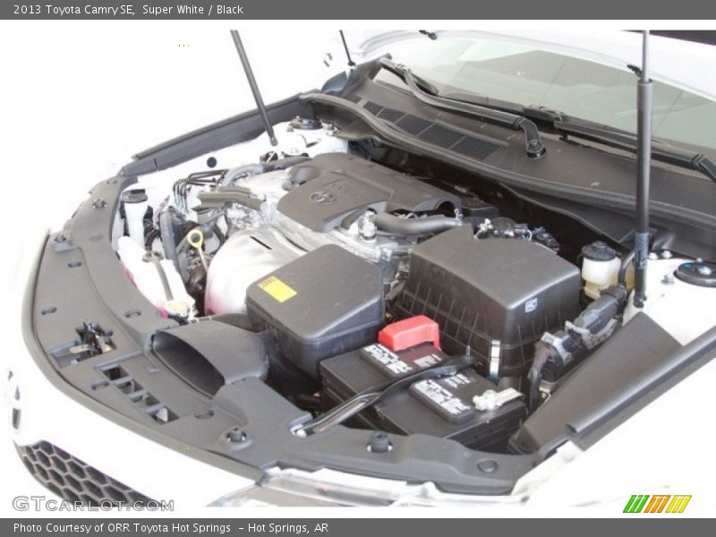 Super White / Black 2013 Toyota Camry SE