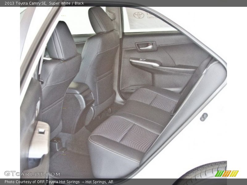 Super White / Black 2013 Toyota Camry SE