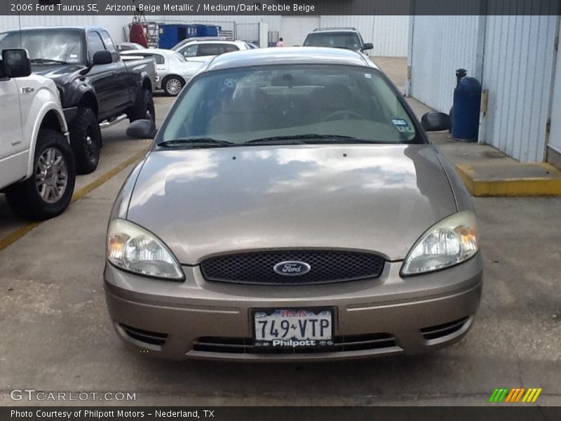 Arizona Beige Metallic / Medium/Dark Pebble Beige 2006 Ford Taurus SE