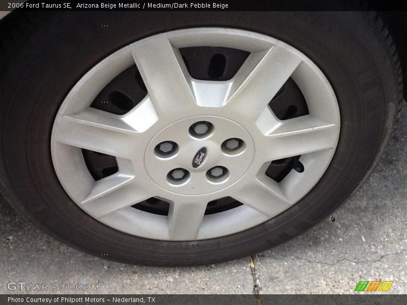 Arizona Beige Metallic / Medium/Dark Pebble Beige 2006 Ford Taurus SE