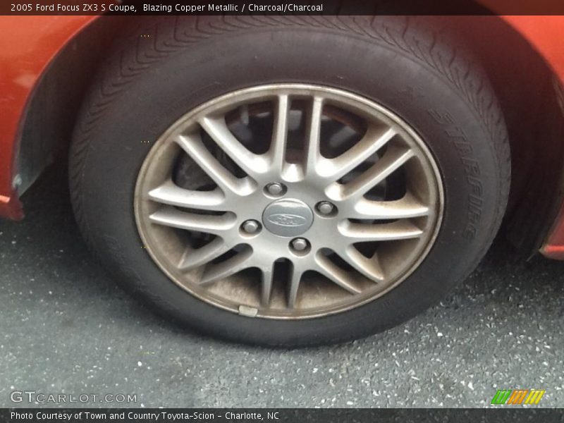 Blazing Copper Metallic / Charcoal/Charcoal 2005 Ford Focus ZX3 S Coupe