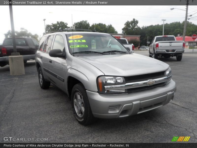 Silverstone Metallic / Medium Pewter 2004 Chevrolet TrailBlazer LS 4x4