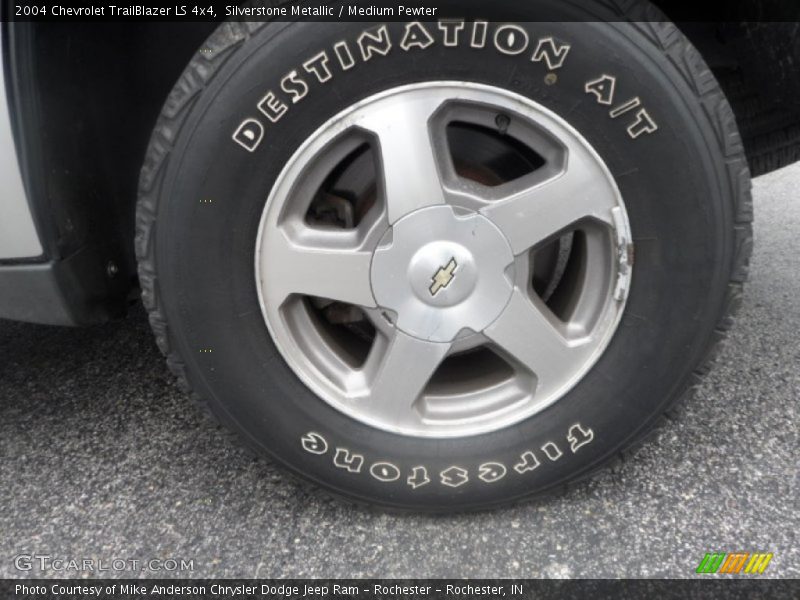 Silverstone Metallic / Medium Pewter 2004 Chevrolet TrailBlazer LS 4x4