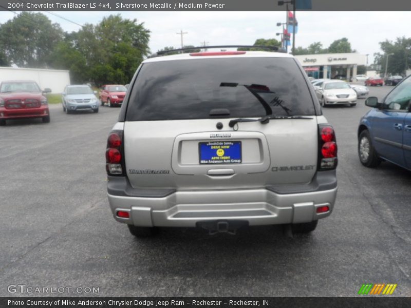 Silverstone Metallic / Medium Pewter 2004 Chevrolet TrailBlazer LS 4x4