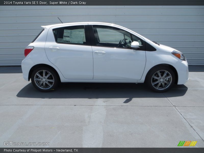  2014 Yaris SE 5 Door Super White