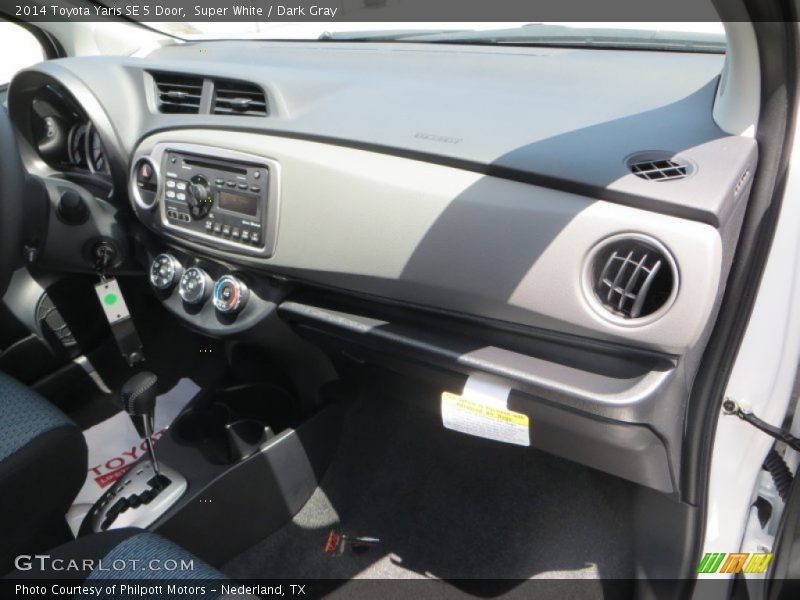 Super White / Dark Gray 2014 Toyota Yaris SE 5 Door
