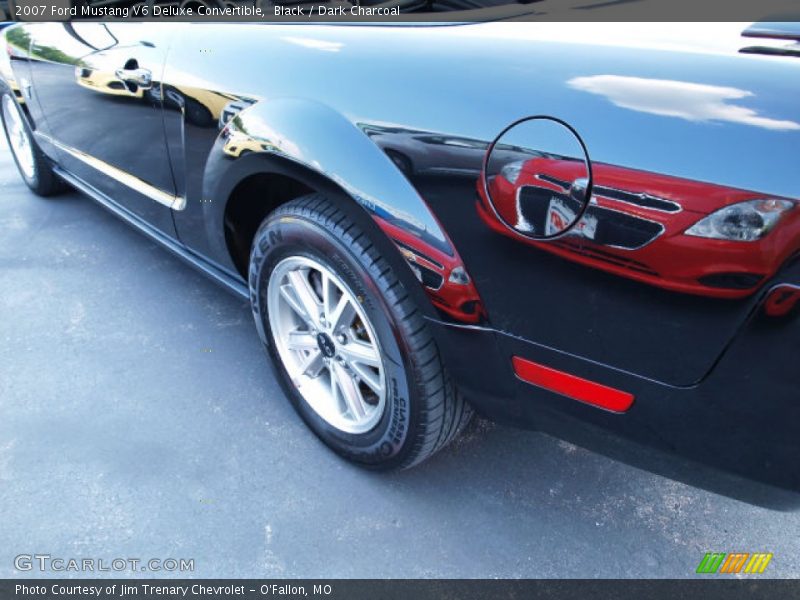 Black / Dark Charcoal 2007 Ford Mustang V6 Deluxe Convertible