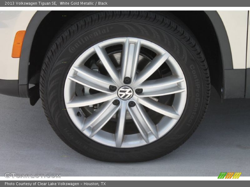 White Gold Metallic / Black 2013 Volkswagen Tiguan SE