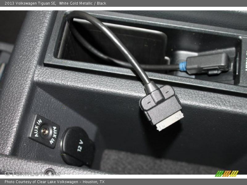 White Gold Metallic / Black 2013 Volkswagen Tiguan SE