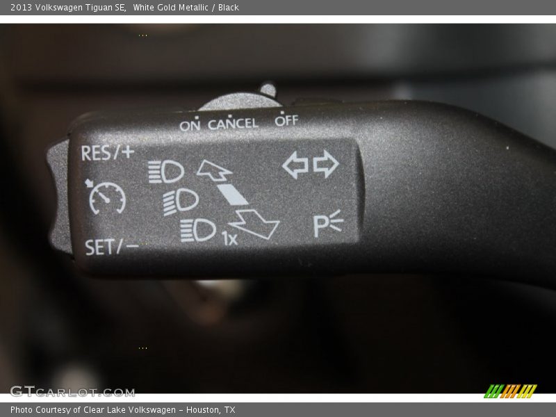 White Gold Metallic / Black 2013 Volkswagen Tiguan SE