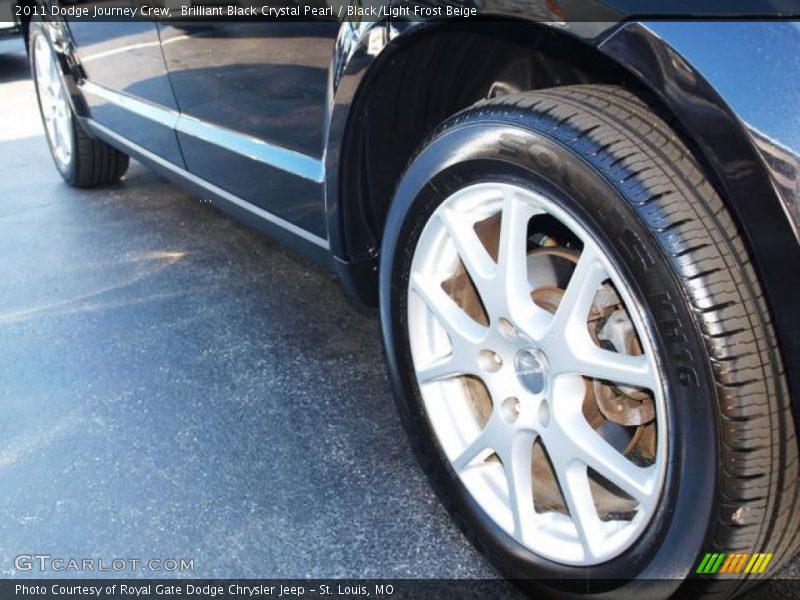 Brilliant Black Crystal Pearl / Black/Light Frost Beige 2011 Dodge Journey Crew