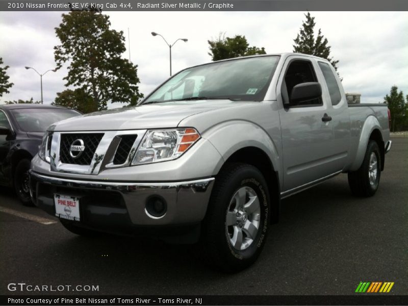Radiant Silver Metallic / Graphite 2010 Nissan Frontier SE V6 King Cab 4x4