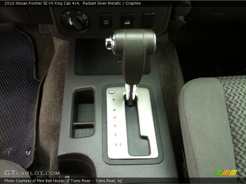 Radiant Silver Metallic / Graphite 2010 Nissan Frontier SE V6 King Cab 4x4