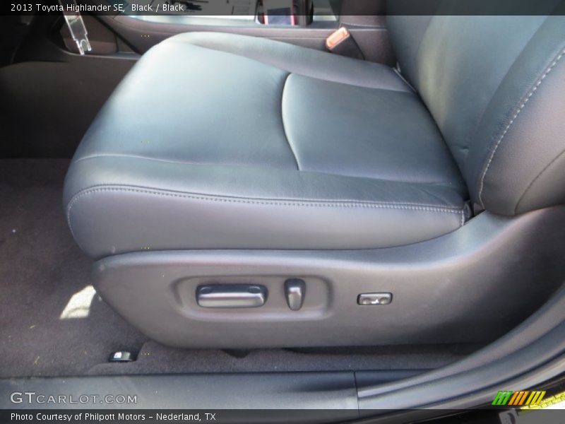Black / Black 2013 Toyota Highlander SE