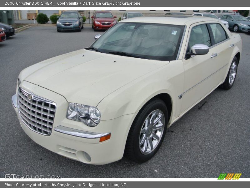 Front 3/4 View of 2006 300 C HEMI