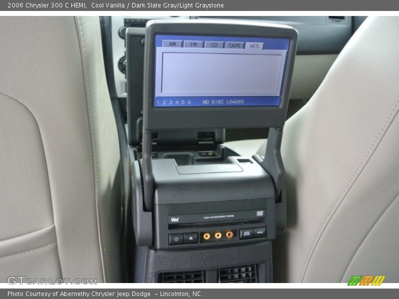 Entertainment System of 2006 300 C HEMI