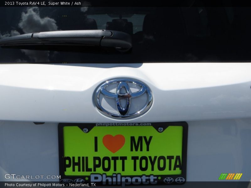 Super White / Ash 2013 Toyota RAV4 LE