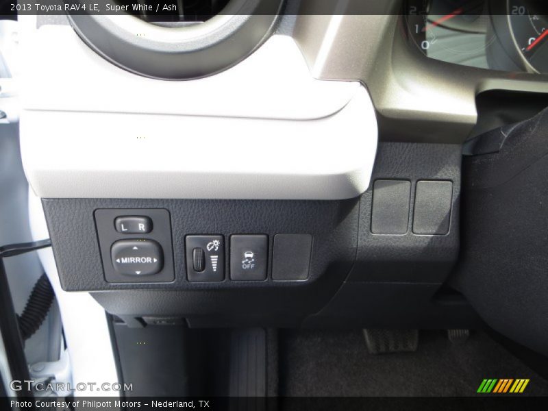 Super White / Ash 2013 Toyota RAV4 LE