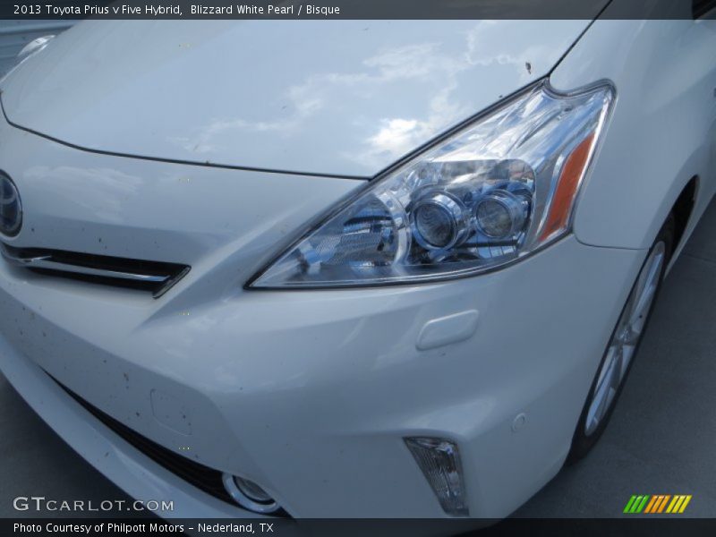 Blizzard White Pearl / Bisque 2013 Toyota Prius v Five Hybrid