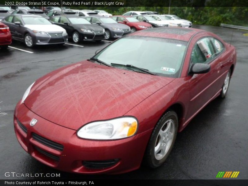 Front 3/4 View of 2002 Stratus SE Coupe