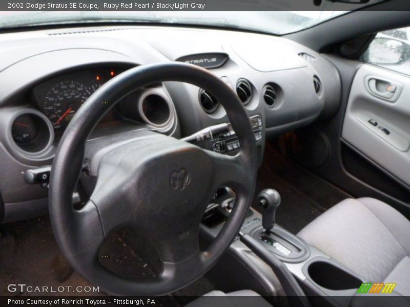 Ruby Red Pearl / Black/Light Gray 2002 Dodge Stratus SE Coupe