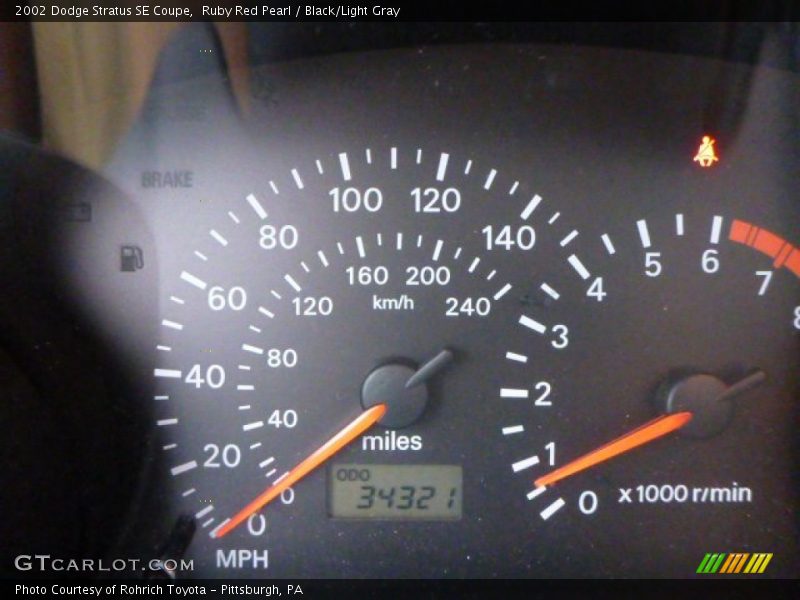 Ruby Red Pearl / Black/Light Gray 2002 Dodge Stratus SE Coupe