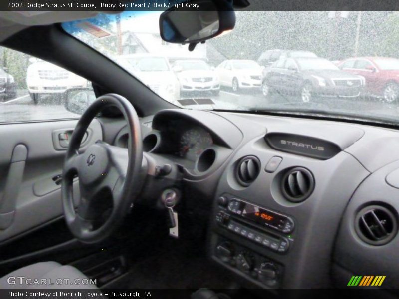 Ruby Red Pearl / Black/Light Gray 2002 Dodge Stratus SE Coupe