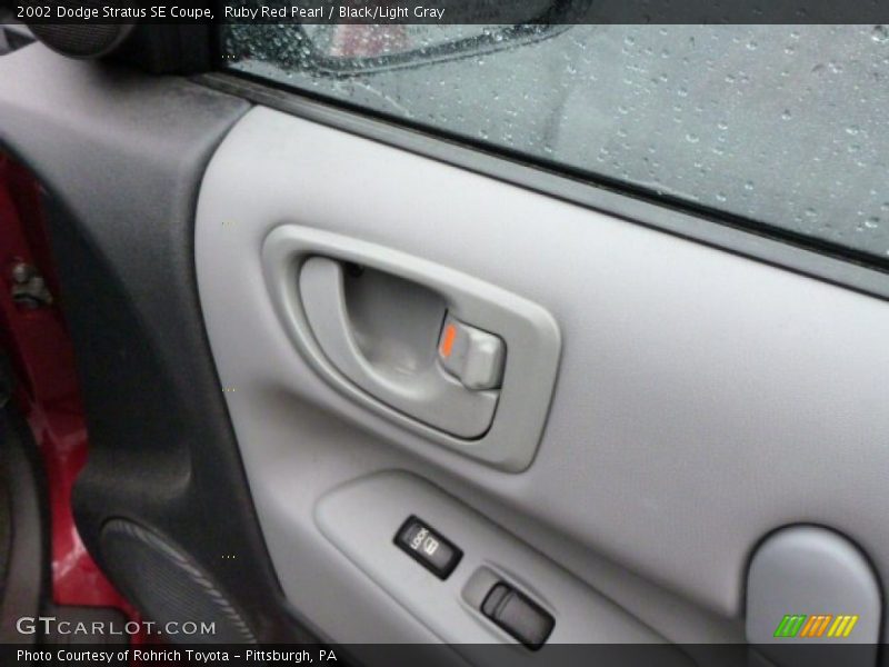 Ruby Red Pearl / Black/Light Gray 2002 Dodge Stratus SE Coupe