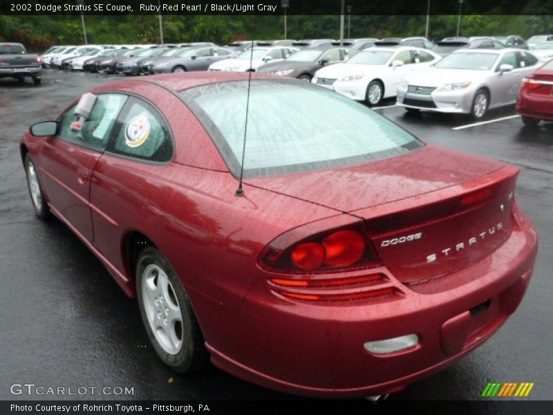 Ruby Red Pearl / Black/Light Gray 2002 Dodge Stratus SE Coupe