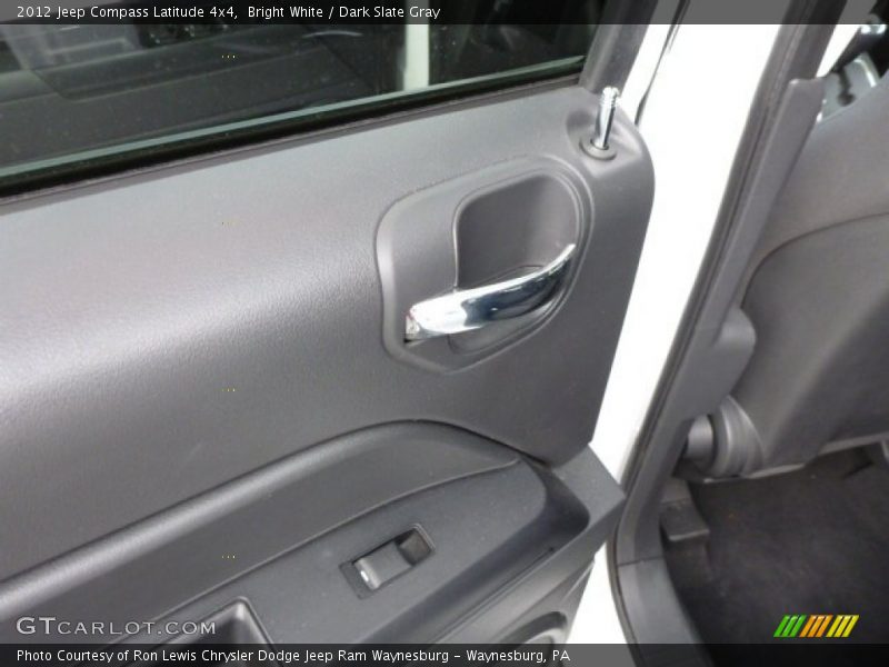 Bright White / Dark Slate Gray 2012 Jeep Compass Latitude 4x4