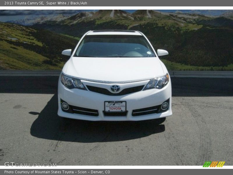 Super White / Black/Ash 2013 Toyota Camry SE