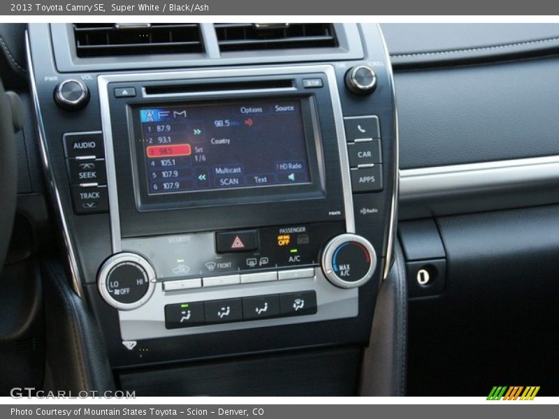 Super White / Black/Ash 2013 Toyota Camry SE