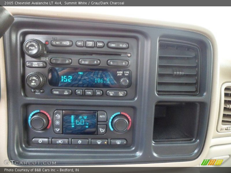 Summit White / Gray/Dark Charcoal 2005 Chevrolet Avalanche LT 4x4