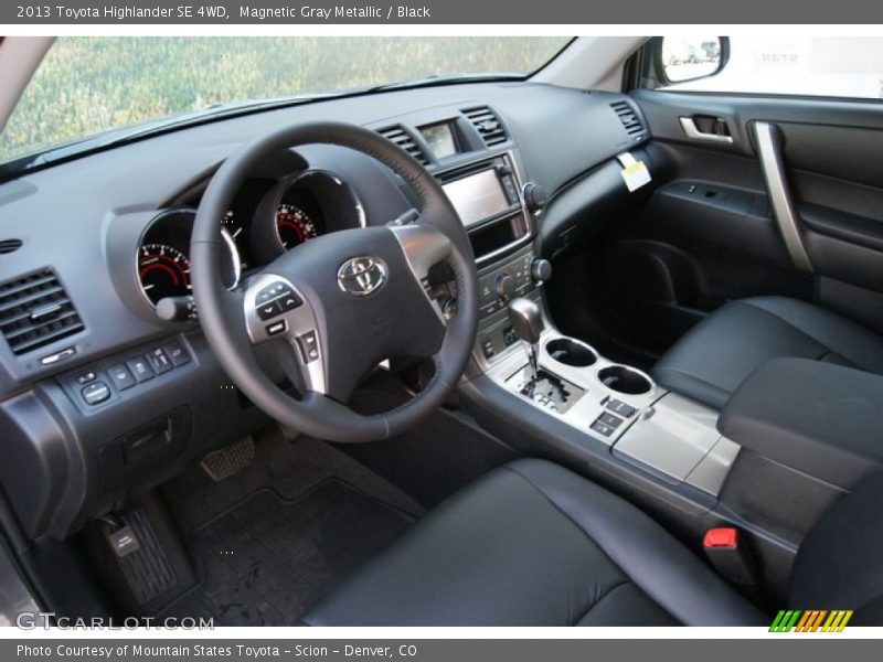 Magnetic Gray Metallic / Black 2013 Toyota Highlander SE 4WD